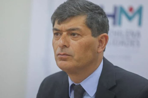 Parisi acusó al ministro del Interior de desconocer el acuerdo con el PDG por las Pymes